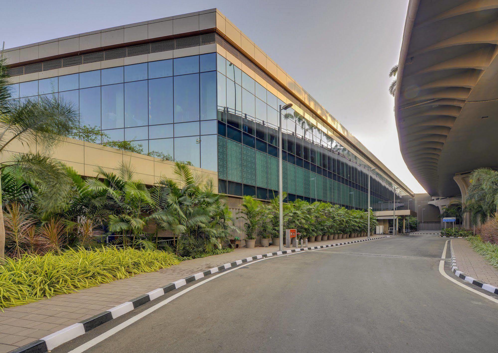Niranta Transit Hotel Mumbai Airport - At Arrivals Exterior foto