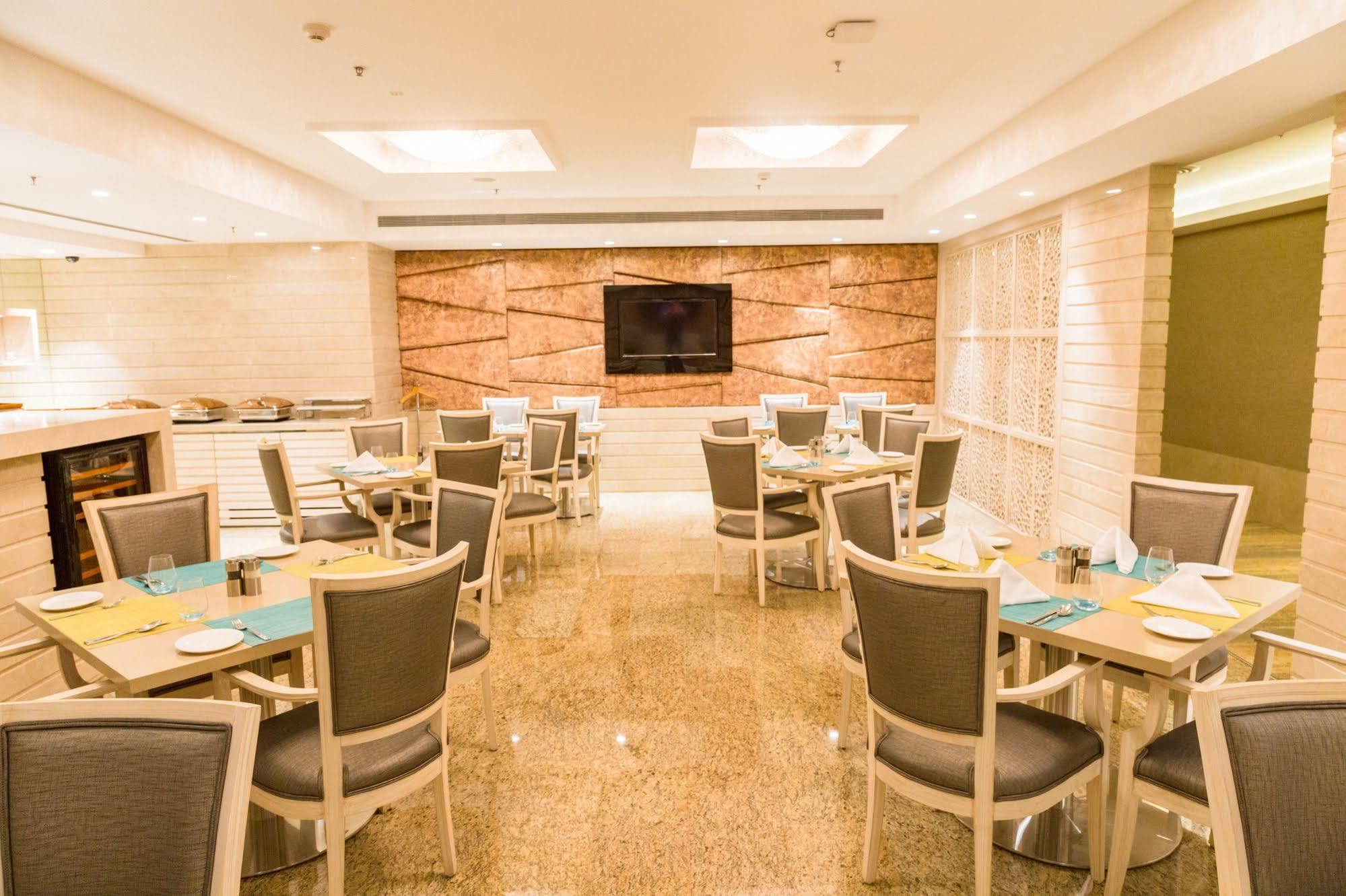Niranta Transit Hotel Mumbai Airport - At Arrivals Exterior foto